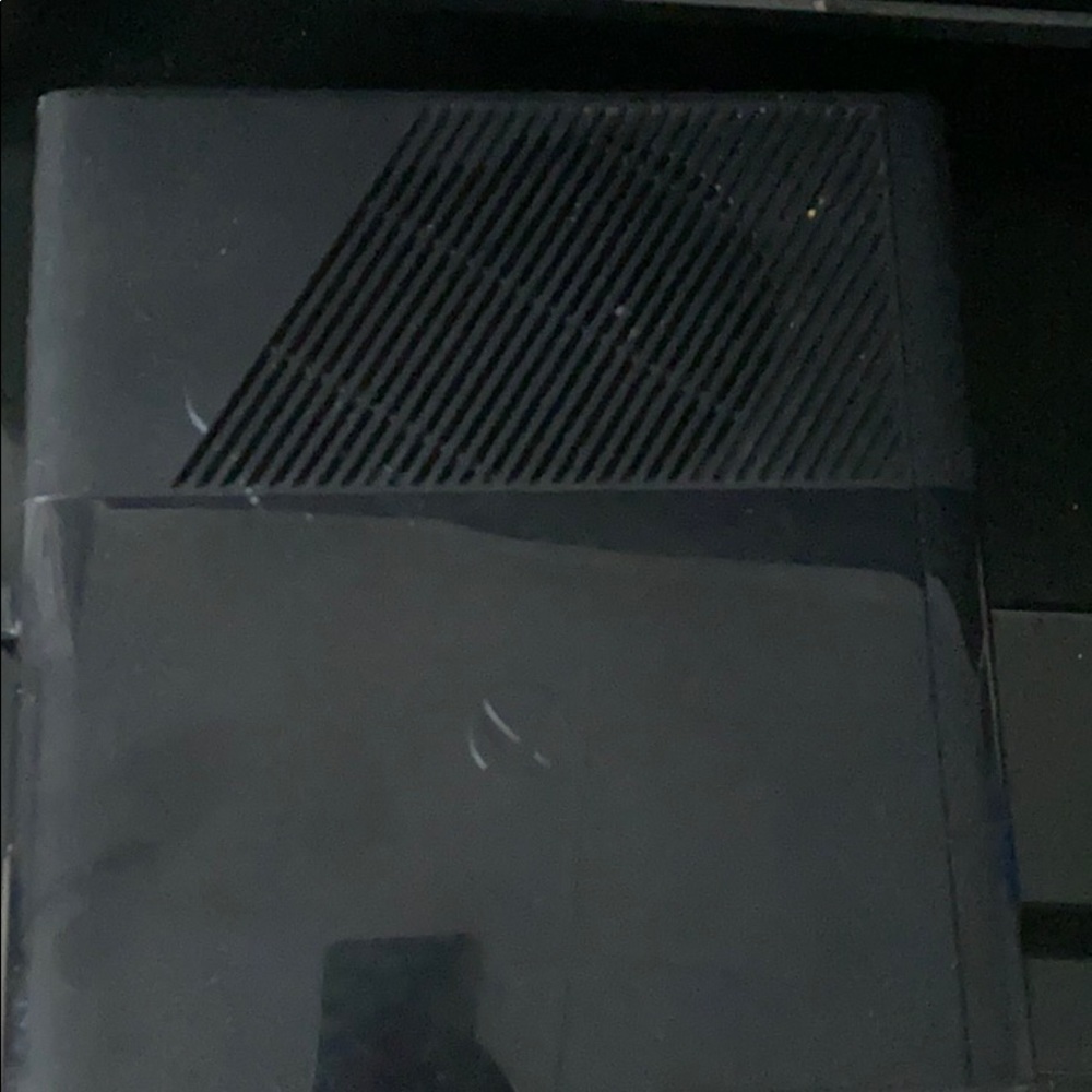 Xbox 360 - Picture 2 of 3